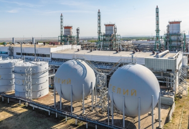 Application of helium